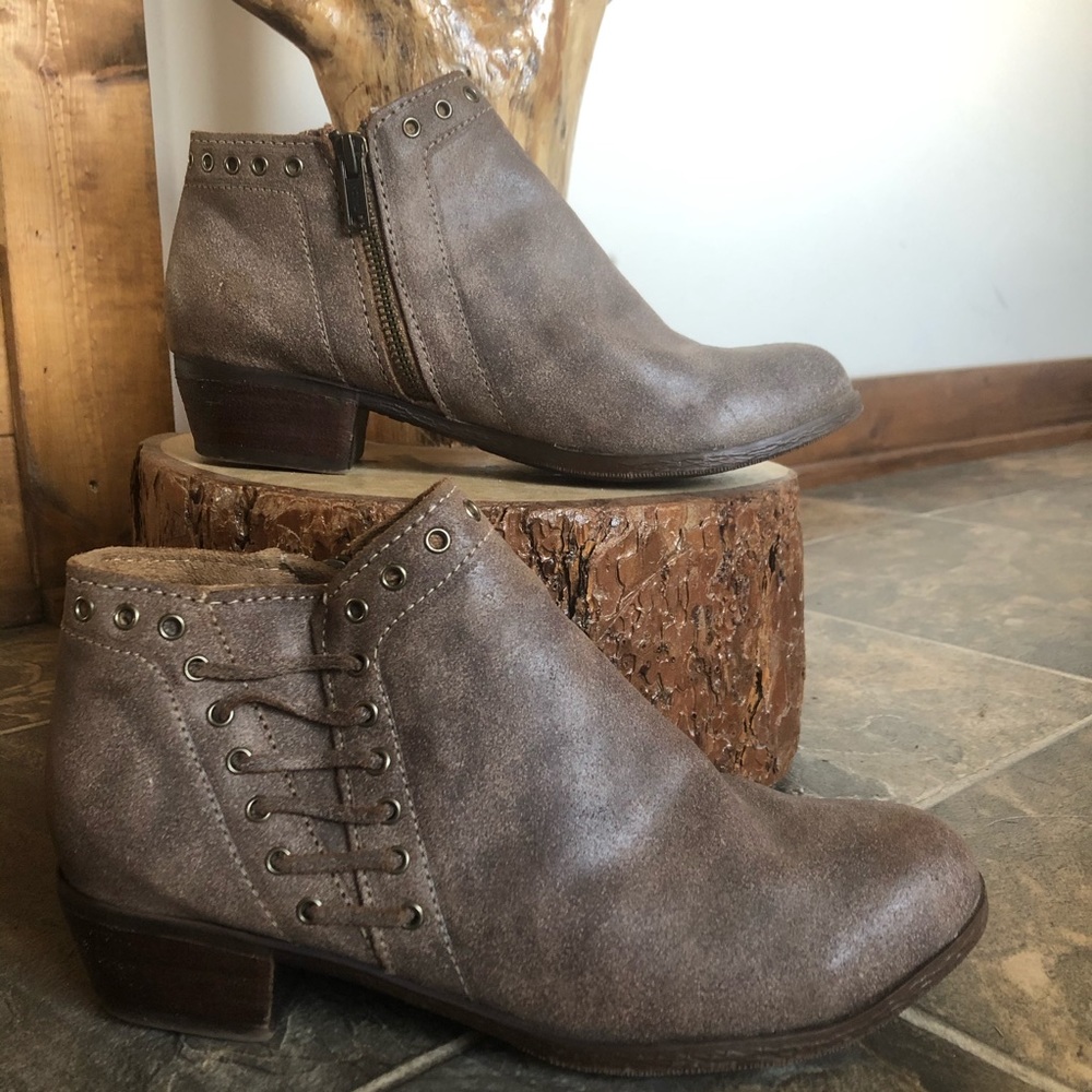 Leather Minnetonka Booties